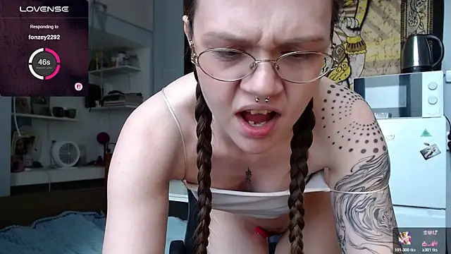 cranberry hot online show from June 2, 2:06 pm