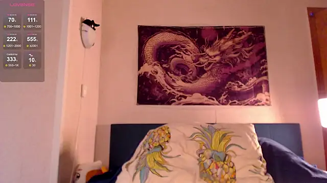 Snapshot of VanessaLincum chatting on October 10, 7:09 am VanessaLincum online show from October 10, 7:09 am