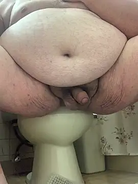 Snapshot of xxxtremlydirtyman chatting on June 2, 12:10 am xxxtremlydirtyman online show from June 2, 12:10 am