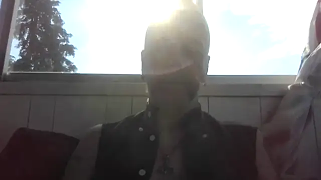 Snapshot of SHARPSkinhead chatting on June 8, 6:47 am SHARPSkinhead online show from June 8, 6:47 am