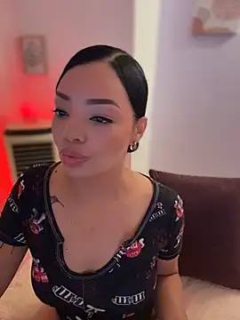 Sara LipsX online show from January 9, 1:01 am