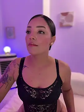 Snapshot of Sara_LipsX chatting on February 5, 11:55 pm Sara LipsX online show from February 5, 11:55 pm