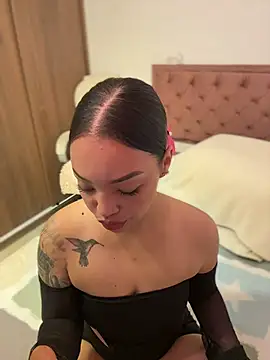 Sara LipsX online show from June 12, 2:09 am