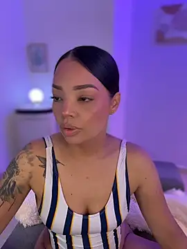 Snapshot of Sara_LipsX chatting on February 28, 1:27 am Sara LipsX online show from February 28, 1:27 am