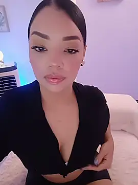 Snapshot of Sara_LipsX chatting on February 12, 2:00 am Sara LipsX online show from February 12, 2:00 am