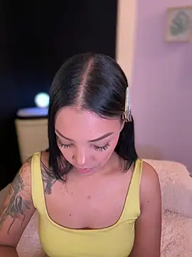 Snapshot of Sara_LipsX chatting on March 3, 1:34 am Sara LipsX online show from March 3, 1:34 am