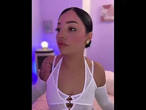 Snapshot of Sara_LipsX chatting on February 1, 2:54 am Sara LipsX online show from February 1, 2:54 am