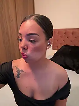 Sara LipsX online show from July 15, 11:34 pm