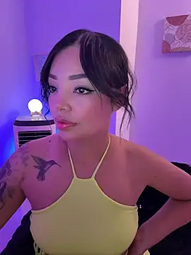 Snapshot of Sara_LipsX chatting on February 8, 1:36 am Sara LipsX online show from February 8, 1:36 am