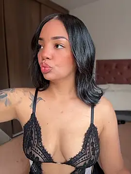 Sara LipsX online show from June 26, 10:37 pm