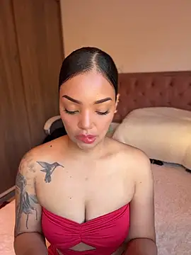 Sara LipsX online show from June 17, 9:57 pm
