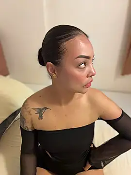 Sara LipsX online show from May 31, 1:22 am
