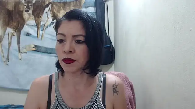 Snapshot of electra-mommy chatting on March 5, 11:16 pm electra-mommy online show from March 5, 11:16 pm
