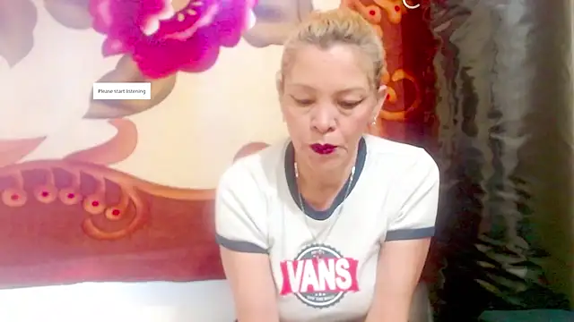 Snapshot of electra-mommy chatting on October 8, 4:29 pm electra-mommy online show from October 8, 4:29 pm