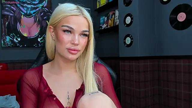 Snapshot of Angel_Sapphire_ chatting on March 12, 9:55 am Angel Sapphire online show from March 12, 9:55 am