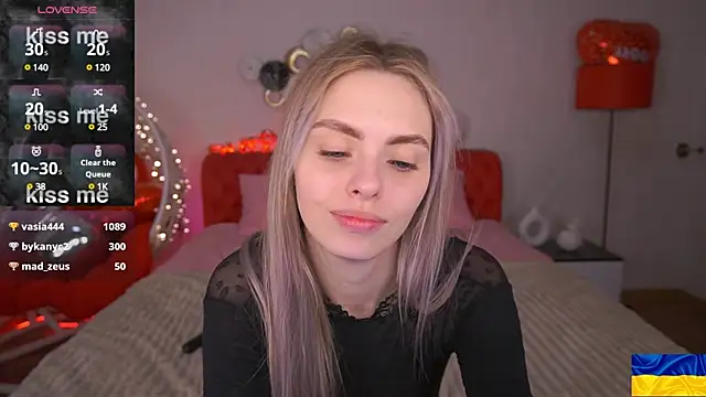 Snapshot of ChloeBrightt chatting on March 19, 3:09 am ChloeBrightt online show from March 19, 3:09 am