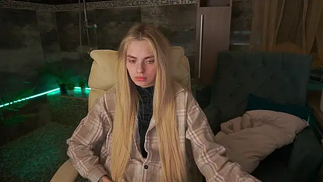 Snapshot of ChloeBrightt chatting on November 20, 8:42 pm ChloeBrightt online show from November 20, 8:42 pm