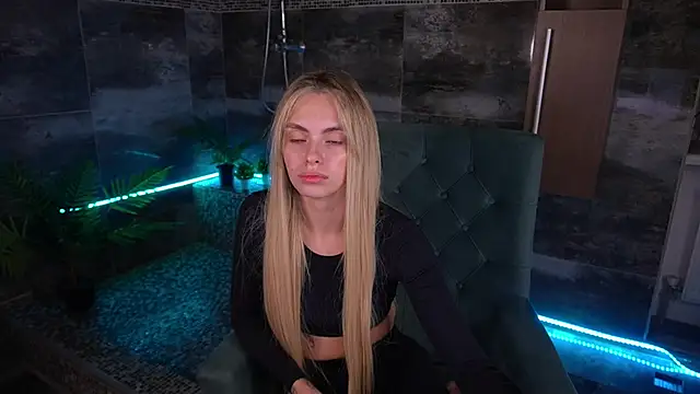 Snapshot of ChloeBrightt chatting on November 7, 8:46 pm ChloeBrightt online show from November 7, 8:46 pm