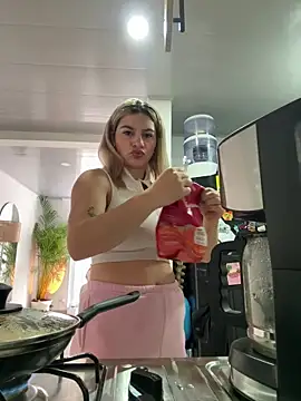 AtheneaRossi online show from February 26, 12:16 pm