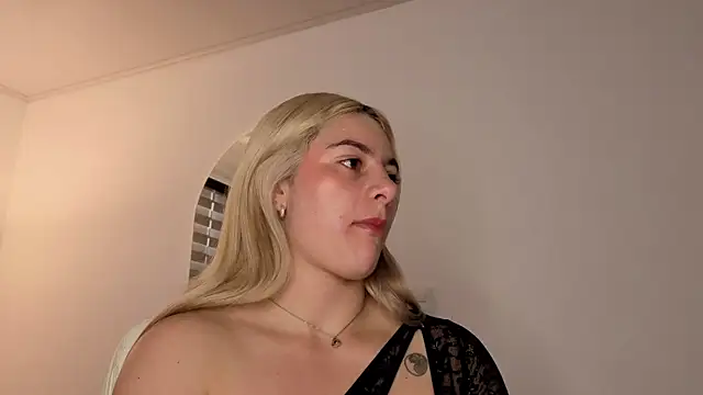 AtheneaRossi online show from October 20, 12:06 pm