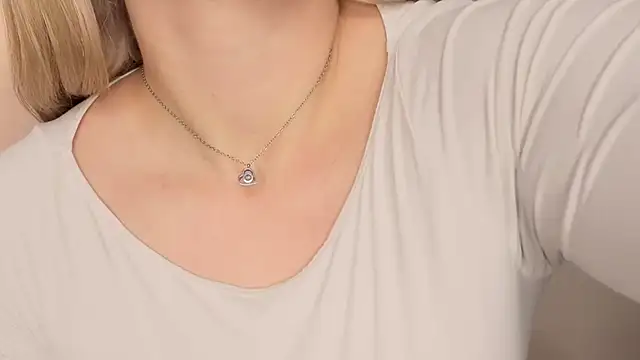 AtheneaRossi online show from October 21, 1:32 pm