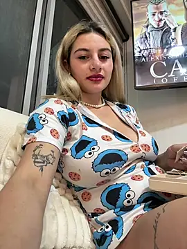 AtheneaRossi online show from February 25, 12:00 am