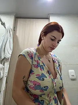 Snapshot of AtheneaRossi chatting on July 9, 11:53 am AtheneaRossi online show from July 9, 11:53 am