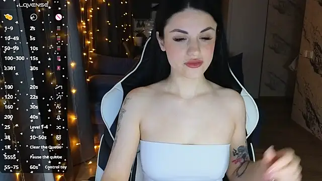 Mary   Moore online show from March 11, 11:58 pm