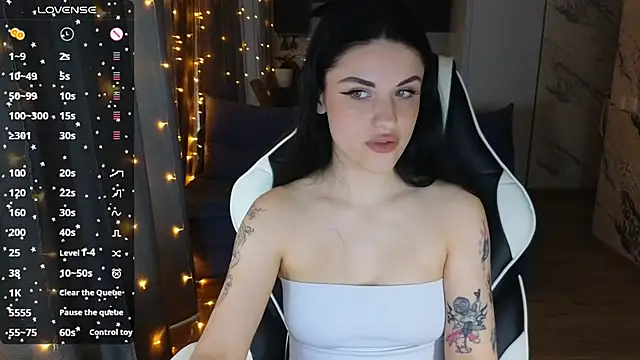 Mary   Moore online show from March 4, 1:55 am