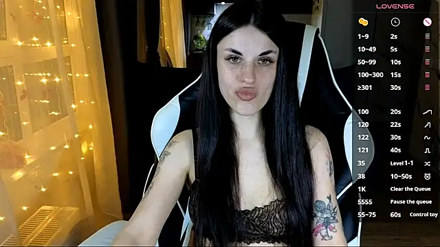 Mary   Moore online show from November 23, 12:59 pm