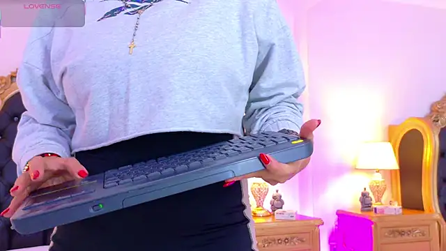 AdelinaVans online show from June 14, 1:56 pm