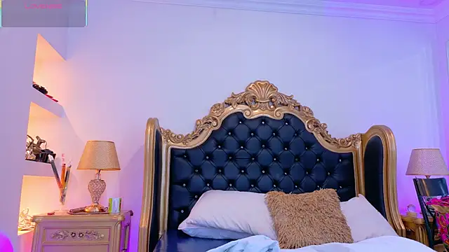 AdelinaVans online show from October 29, 11:20 am