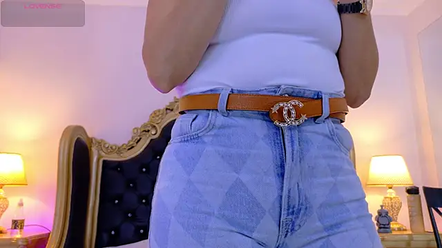 AdelinaVans online show from April 4, 12:12 pm