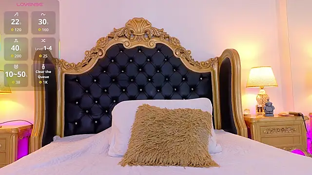 AdelinaVans online show from March 26, 11:30 am