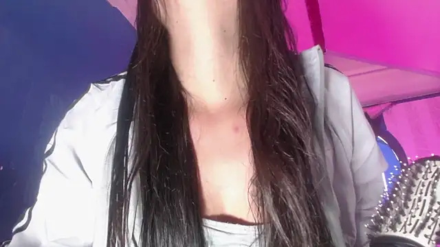 Snapshot of vitoria23_ chatting on July 17, 2:36 pm vitoria23 online show from July 17, 2:36 pm