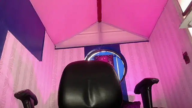 Snapshot of vitoria23_ chatting on June 9, 2:40 pm vitoria23 online show from June 9, 2:40 pm