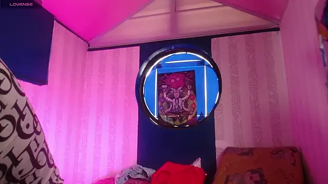 Snapshot of vitoria23_ chatting on May 5, 1:36 pm vitoria23 online show from May 5, 1:36 pm