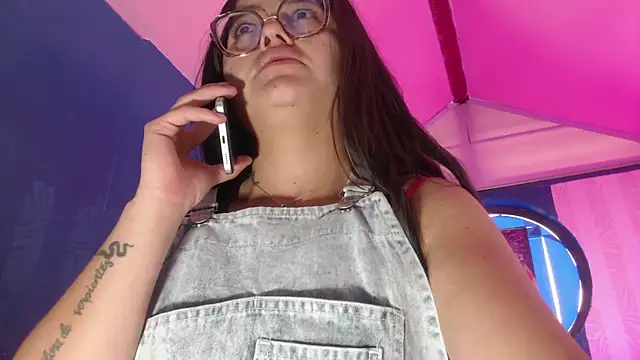 Snapshot of vitoria23_ chatting on July 6, 2:46 pm vitoria23 online show from July 6, 2:46 pm