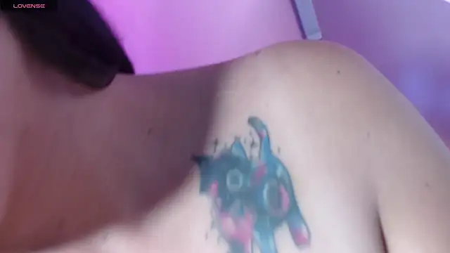 Snapshot of vitoria23_ chatting on April 22, 2:02 pm vitoria23 online show from April 22, 2:02 pm