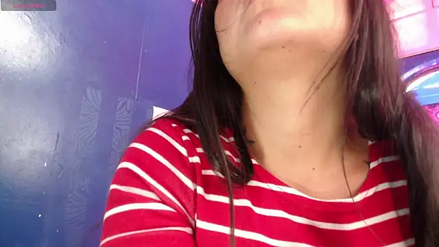Snapshot of vitoria23_ chatting on May 14, 2:14 pm vitoria23 online show from May 14, 2:14 pm