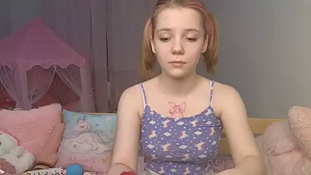 PrincessLittleKiki online show from February 17, 5:10 pm