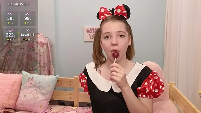 Snapshot of PrincessLittleKiki chatting on October 31, 7:05 am PrincessLittleKiki online show from October 31, 7:05 am