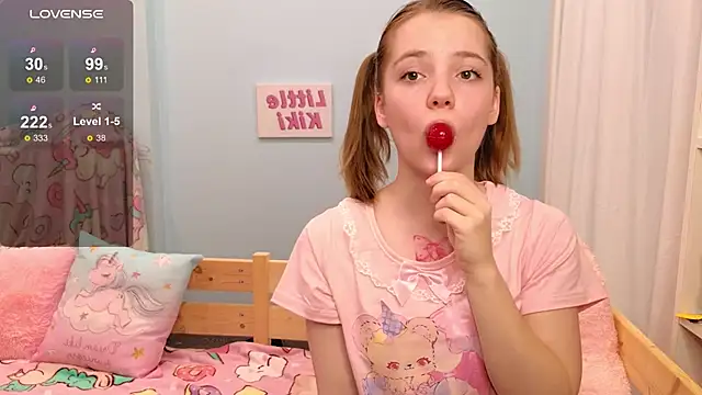 Snapshot of PrincessLittleKiki chatting on October 29, 8:13 am PrincessLittleKiki online show from October 29, 8:13 am