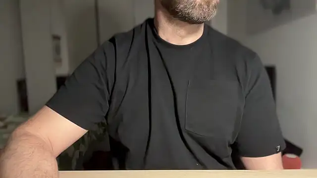 Snapshot of Mr_Beef chatting on March 11, 9:59 pm Mr Beef online show from March 11, 9:59 pm