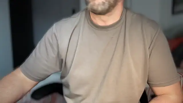 Snapshot of Mr_Beef chatting on October 7, 4:08 pm Mr Beef online show from October 7, 4:08 pm