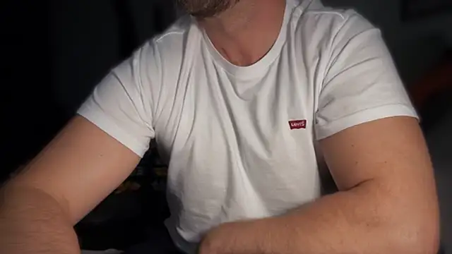 Snapshot of Mr_Beef chatting on October 15, 4:59 pm Mr Beef online show from October 15, 4:59 pm