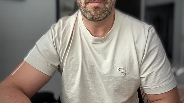 Snapshot of Mr_Beef chatting on October 6, 11:44 am Mr Beef online show from October 6, 11:44 am