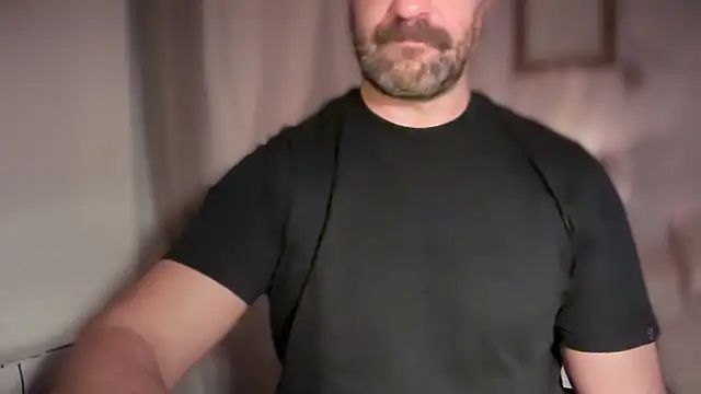 Snapshot of Mr_Beef chatting on December 16, 5:50 pm Mr Beef online show from December 16, 5:50 pm