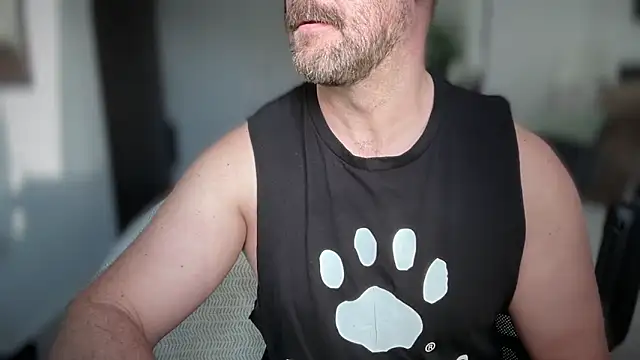 Snapshot of Mr_Beef chatting on December 15, 9:48 am Mr Beef online show from December 15, 9:48 am