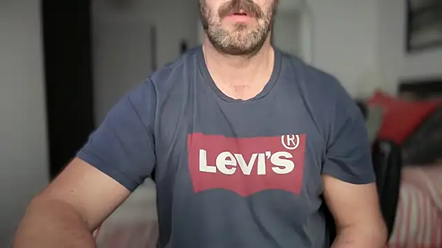 Snapshot of Mr_Beef chatting on October 2, 4:43 pm Mr Beef online show from October 2, 4:43 pm